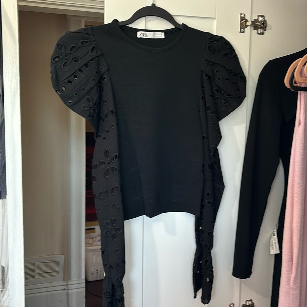 Slim Fit Long-Sleeved with Puffy Sleeves